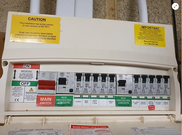 Split load board with RCDs protecting circuits to their right